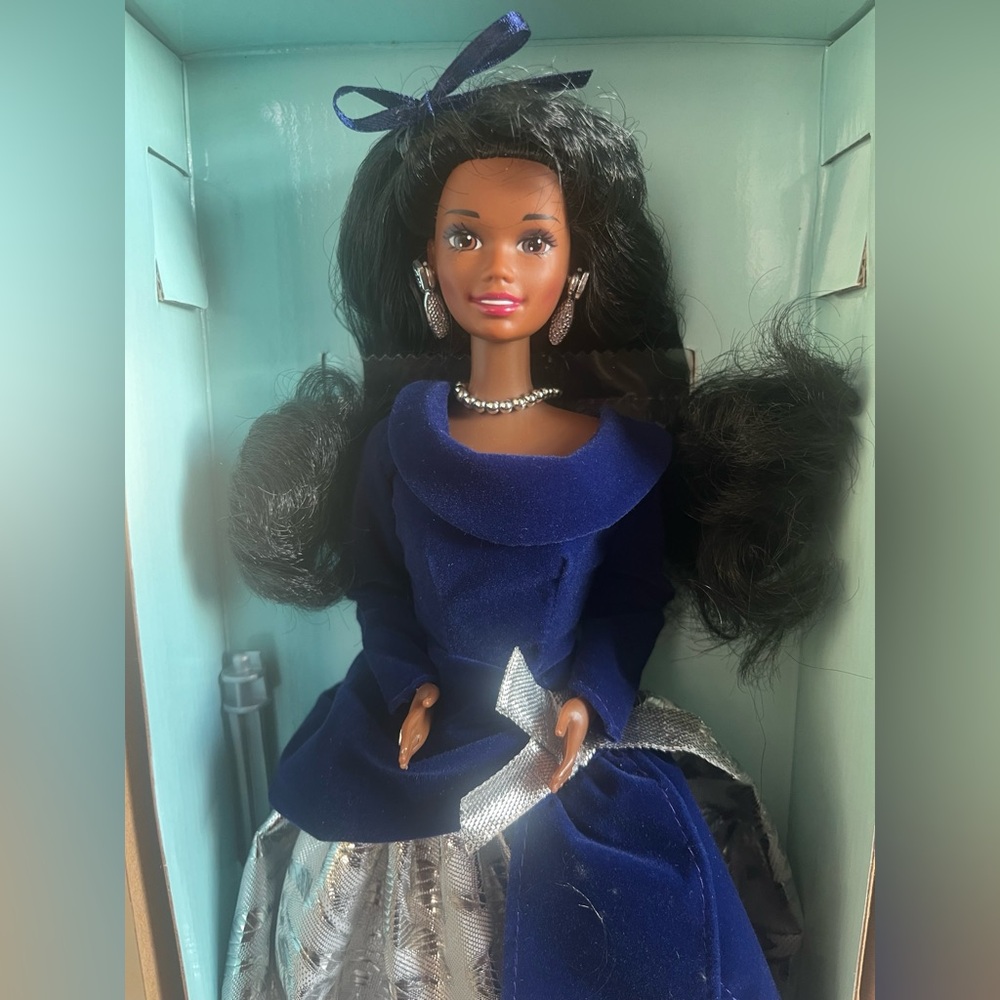 1995 Avon Winter Velvet Barbie